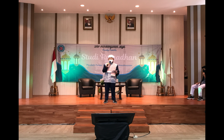 mc by Hanan siswa kelas 8D