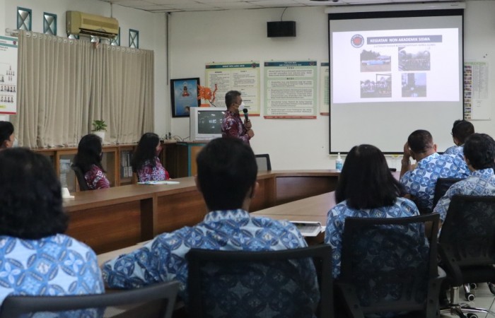 pengenalan SMP PJ oleh kepala SMP PJ